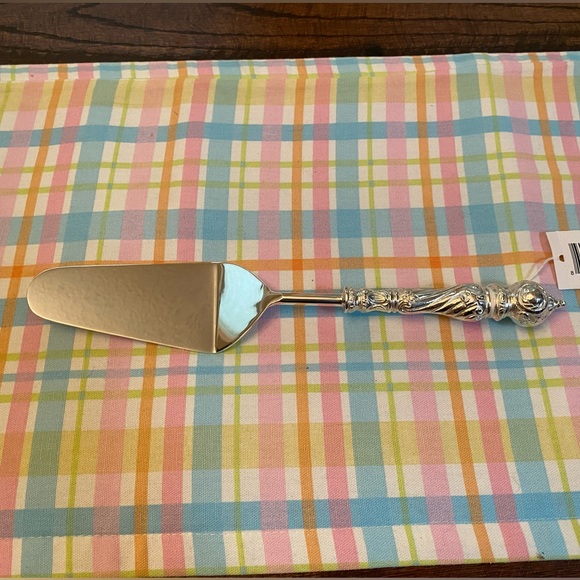 Silver Cake Server, Stainless Steel Embossed Wedding Cake Server, Artistic Home - Picture 15 of 16